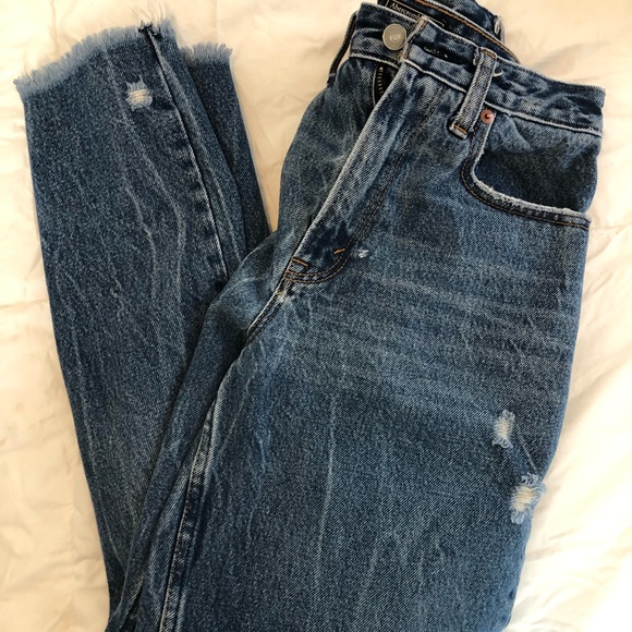 Abercrombie & Fitch Denim - Abercrombie High Rise Mom Jeans